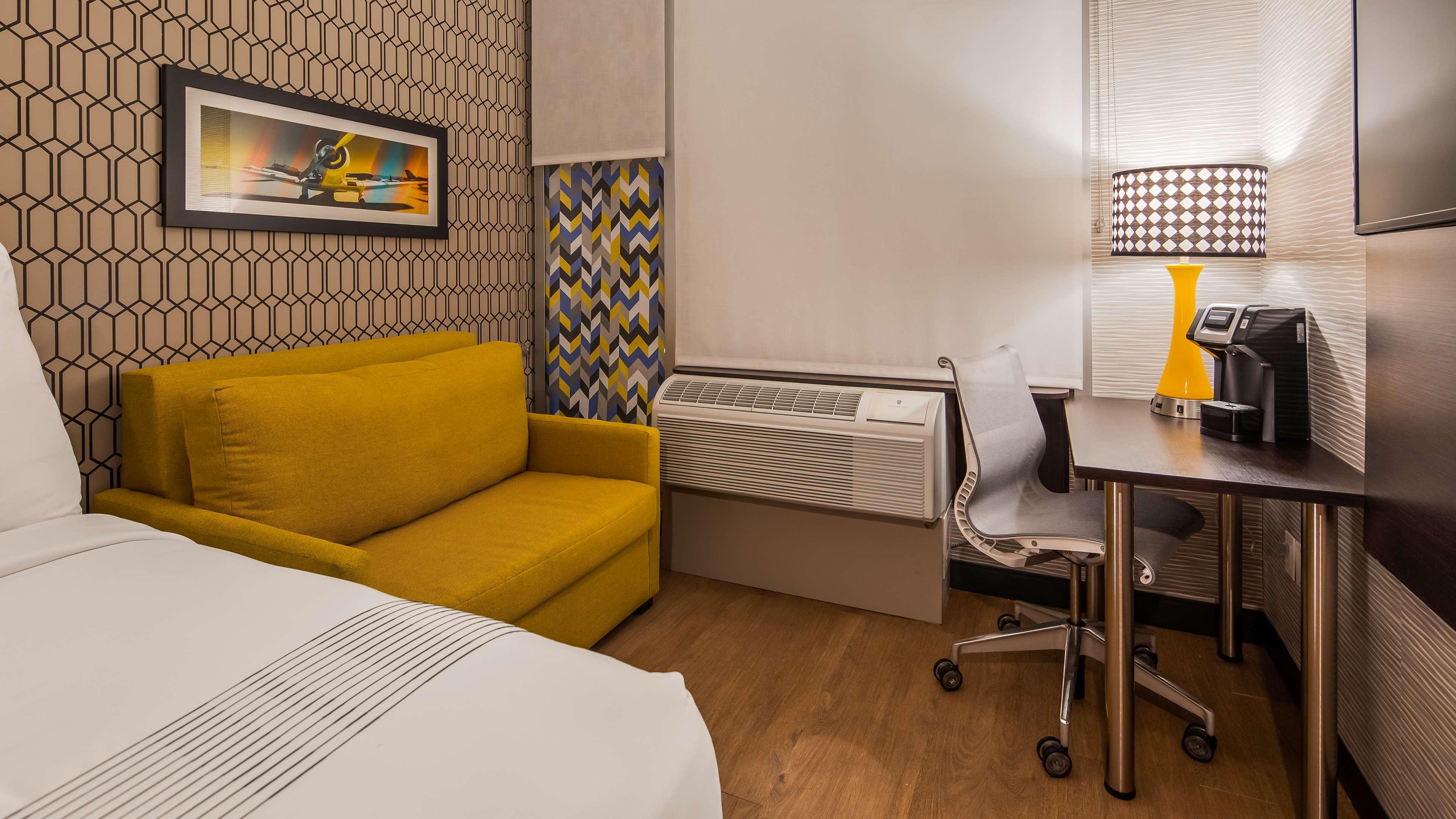 Glo Best Western Brooklyn Nyc New York Bagian luar foto