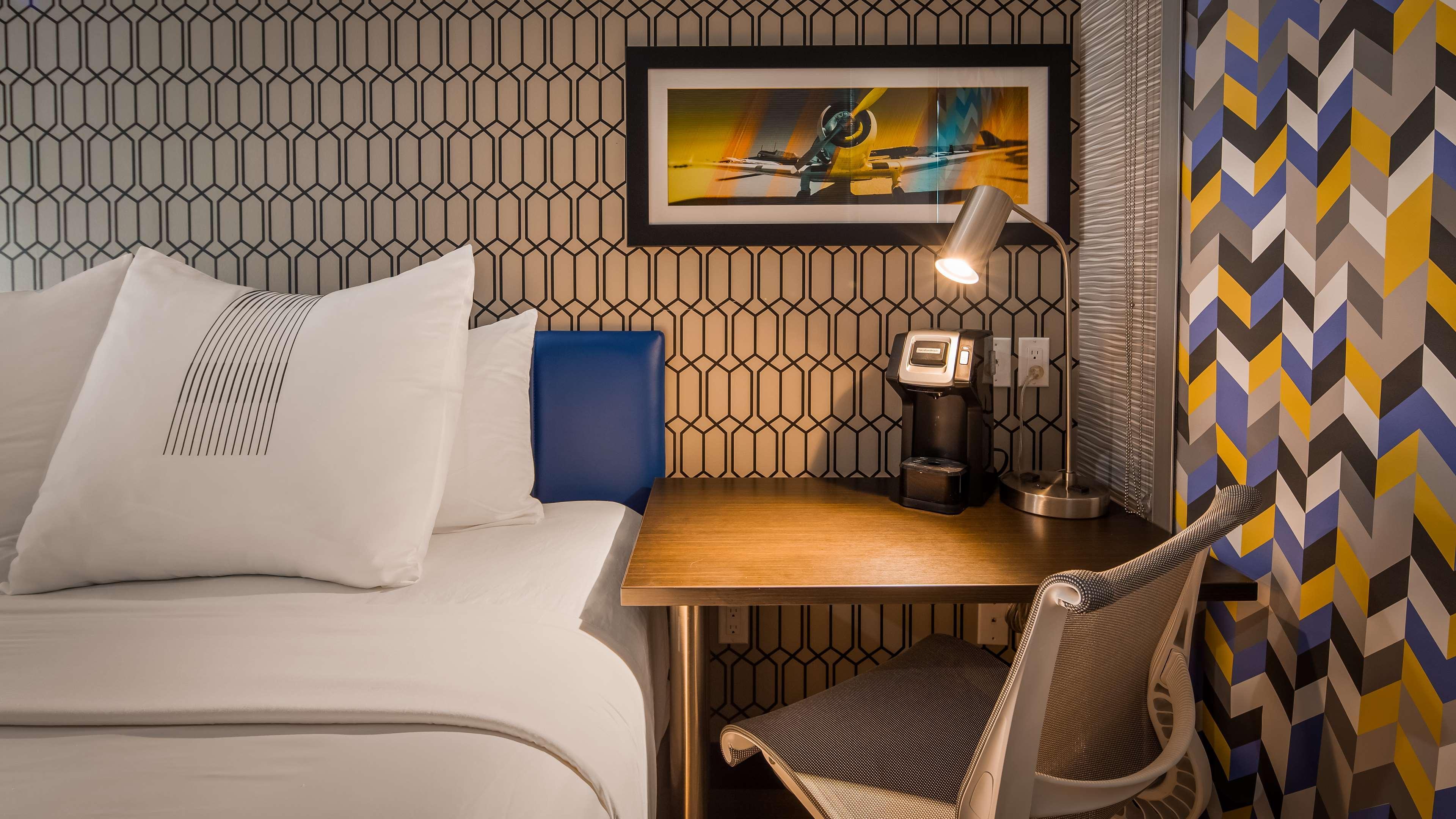 Glo Best Western Brooklyn Nyc New York Bagian luar foto