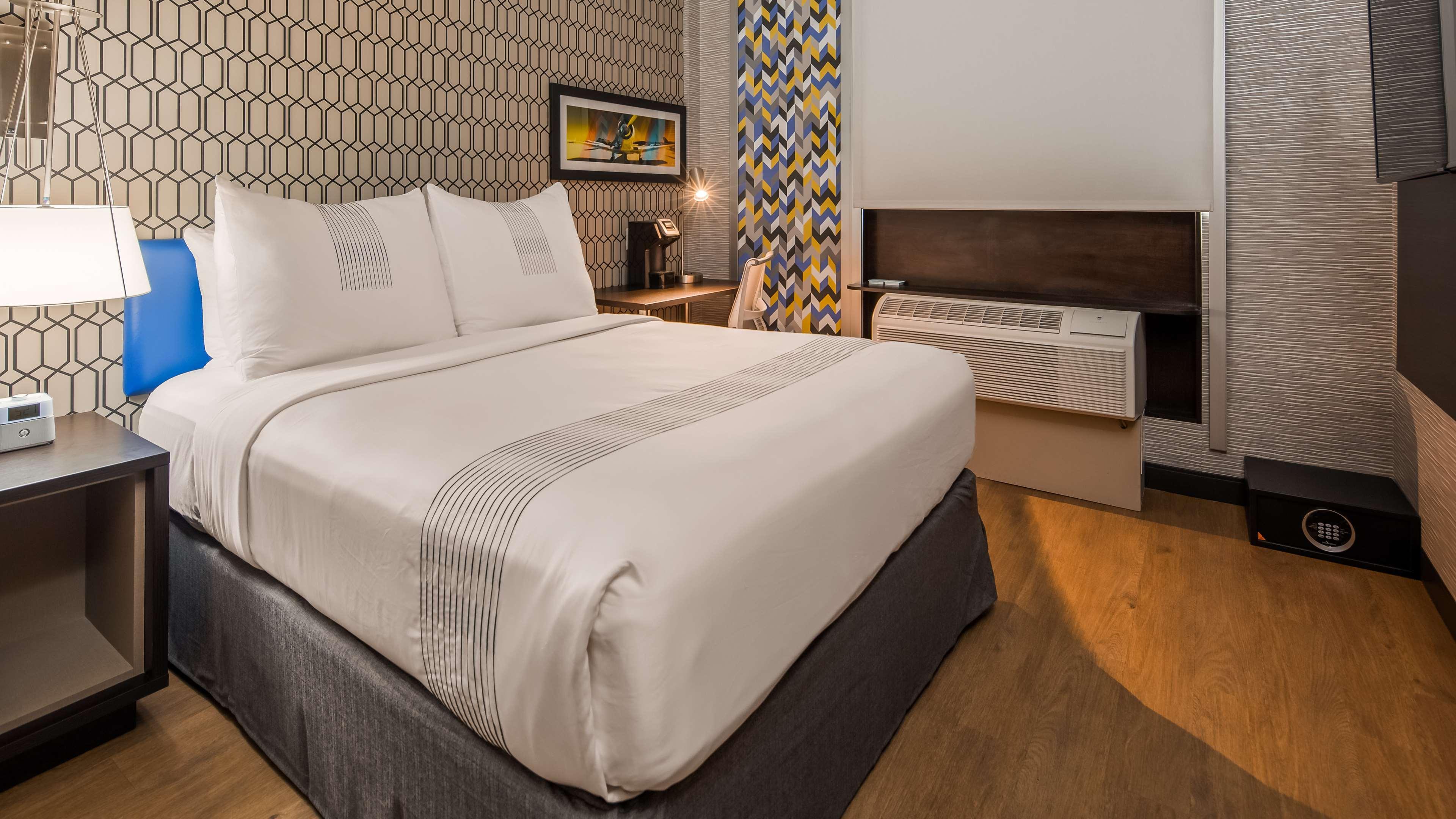Glo Best Western Brooklyn Nyc New York Bagian luar foto
