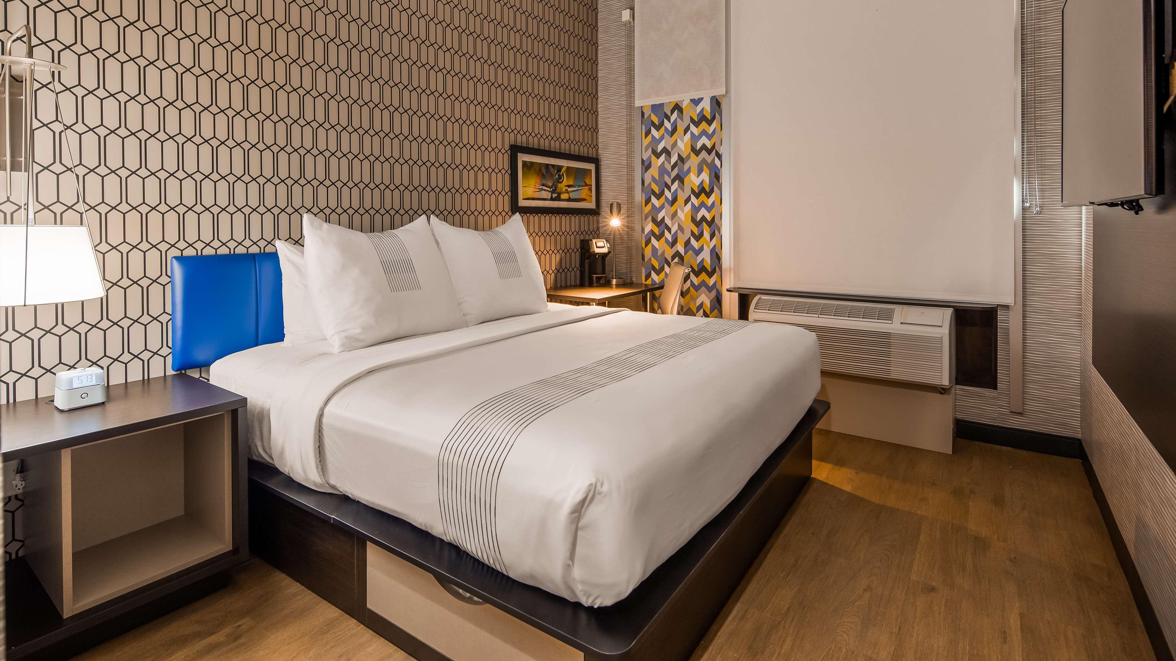 Glo Best Western Brooklyn Nyc New York Bagian luar foto