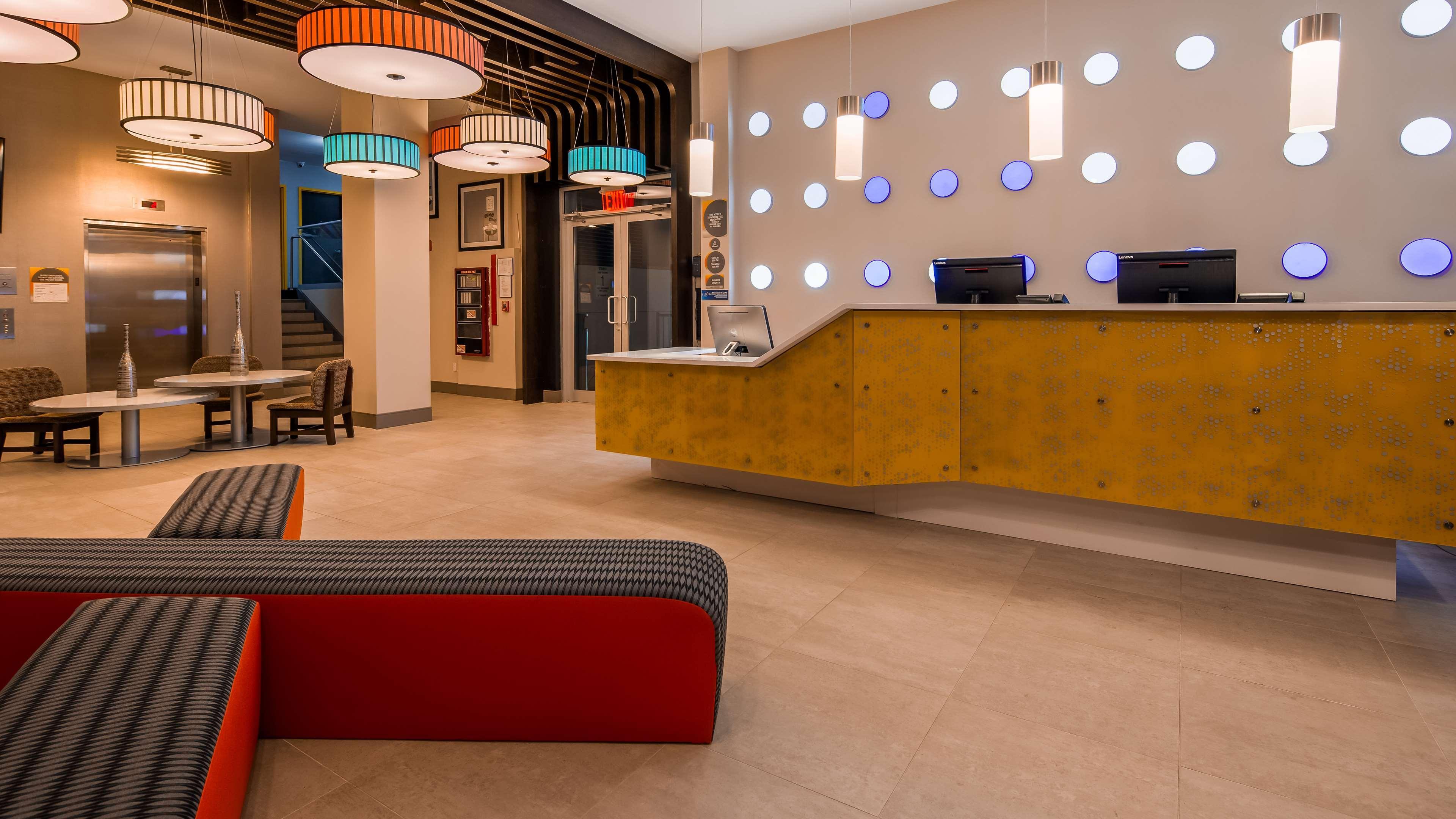 Glo Best Western Brooklyn Nyc New York Bagian luar foto