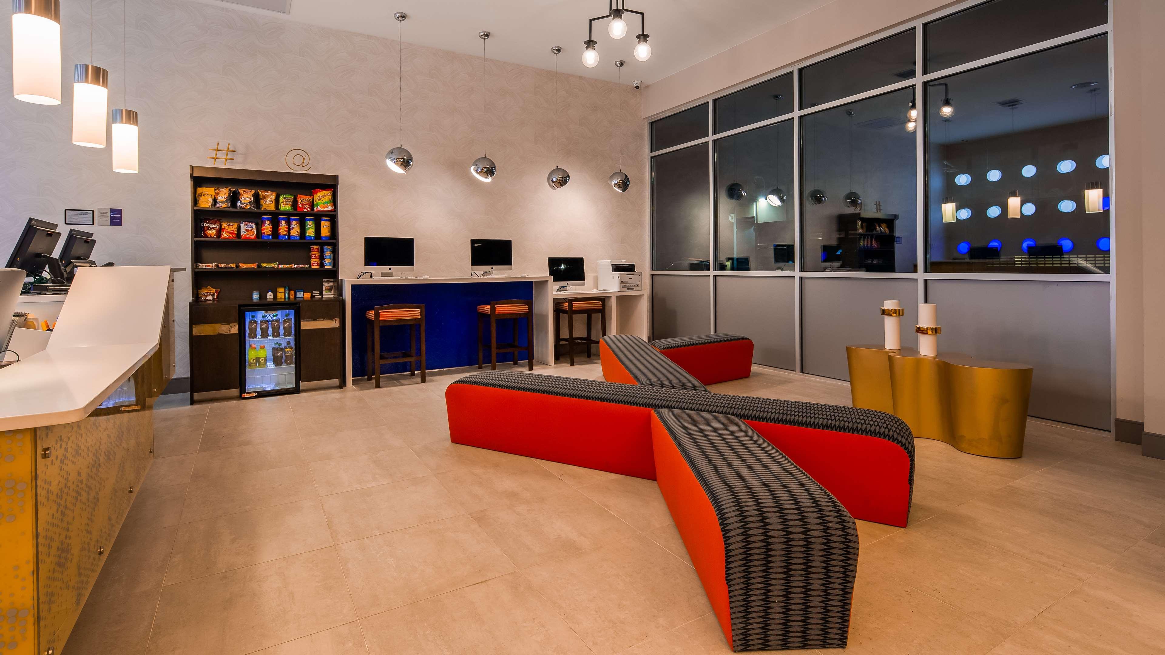 Glo Best Western Brooklyn Nyc New York Bagian luar foto