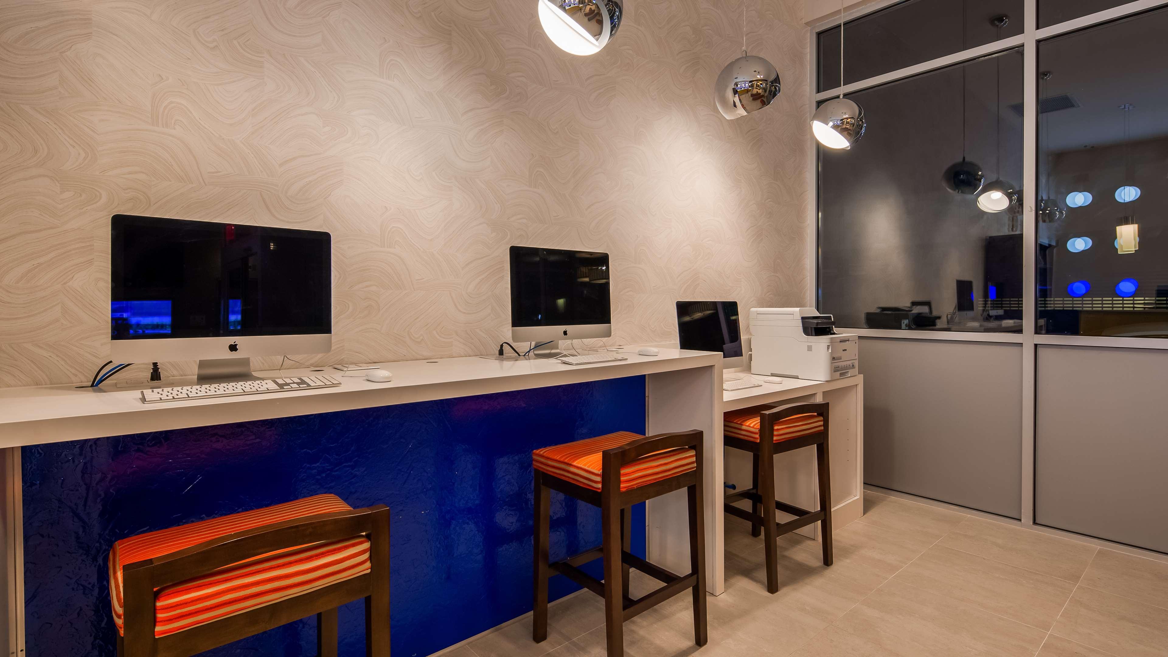 Glo Best Western Brooklyn Nyc New York Bagian luar foto