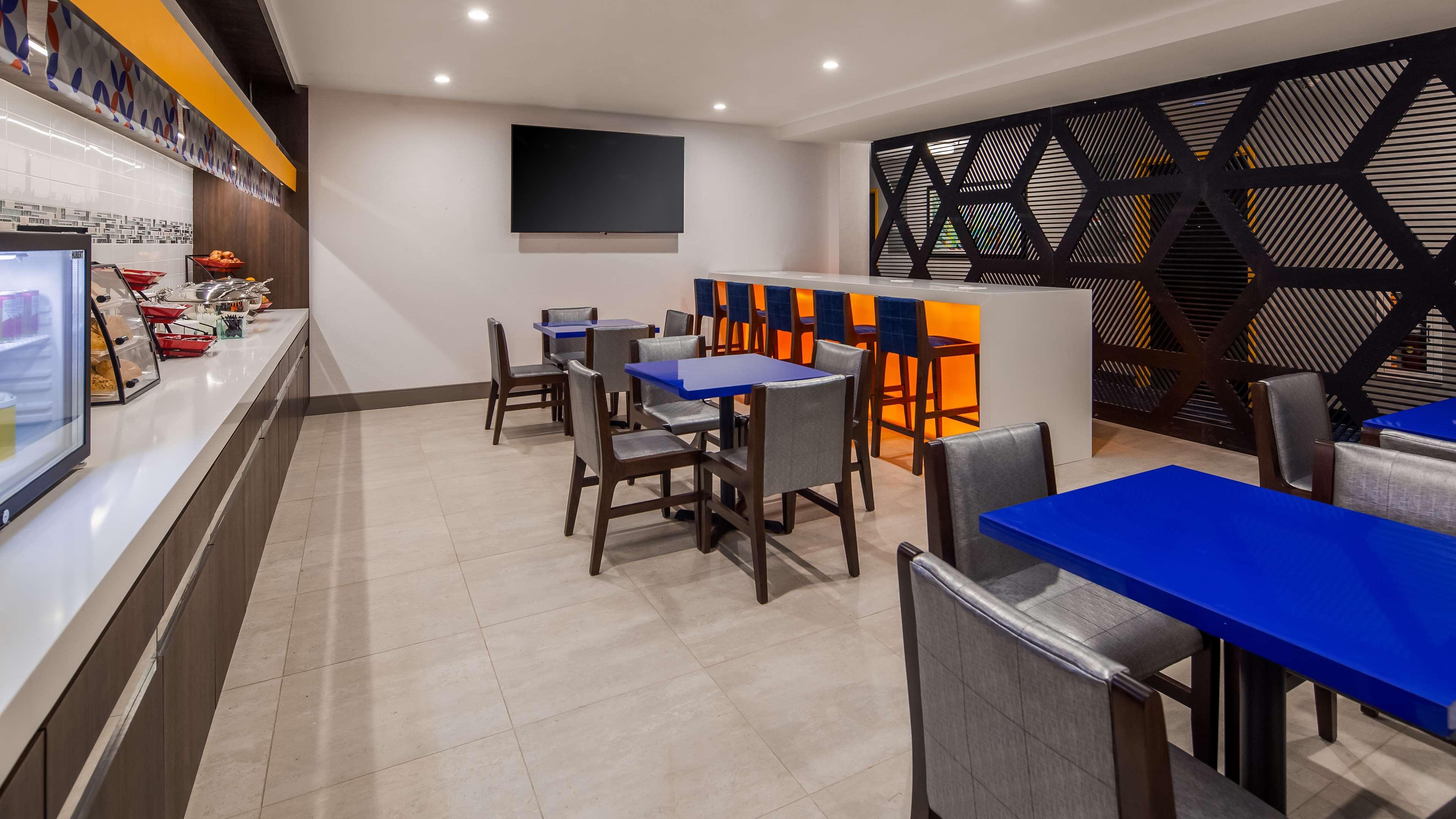 Glo Best Western Brooklyn Nyc New York Bagian luar foto